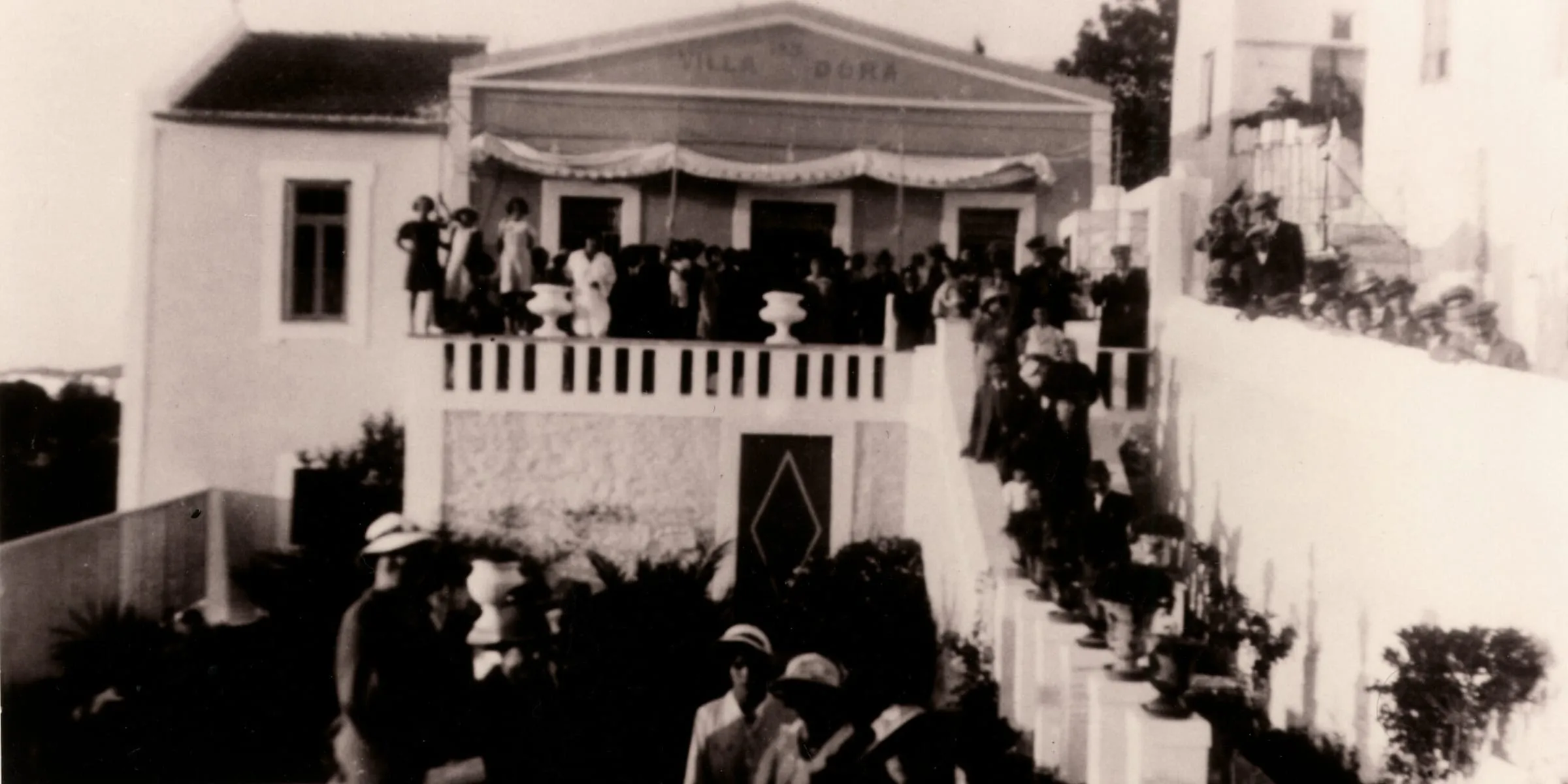 Μάρτιος · Η «Βίλα Ντόρα», 1932