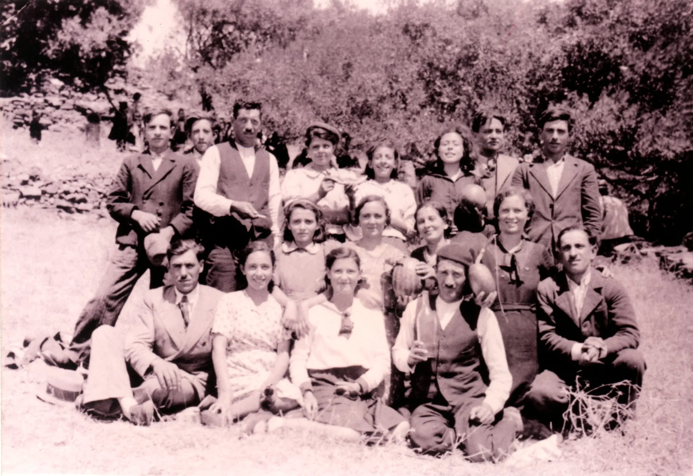 Εκδρομή στο Βρυσί, 1945