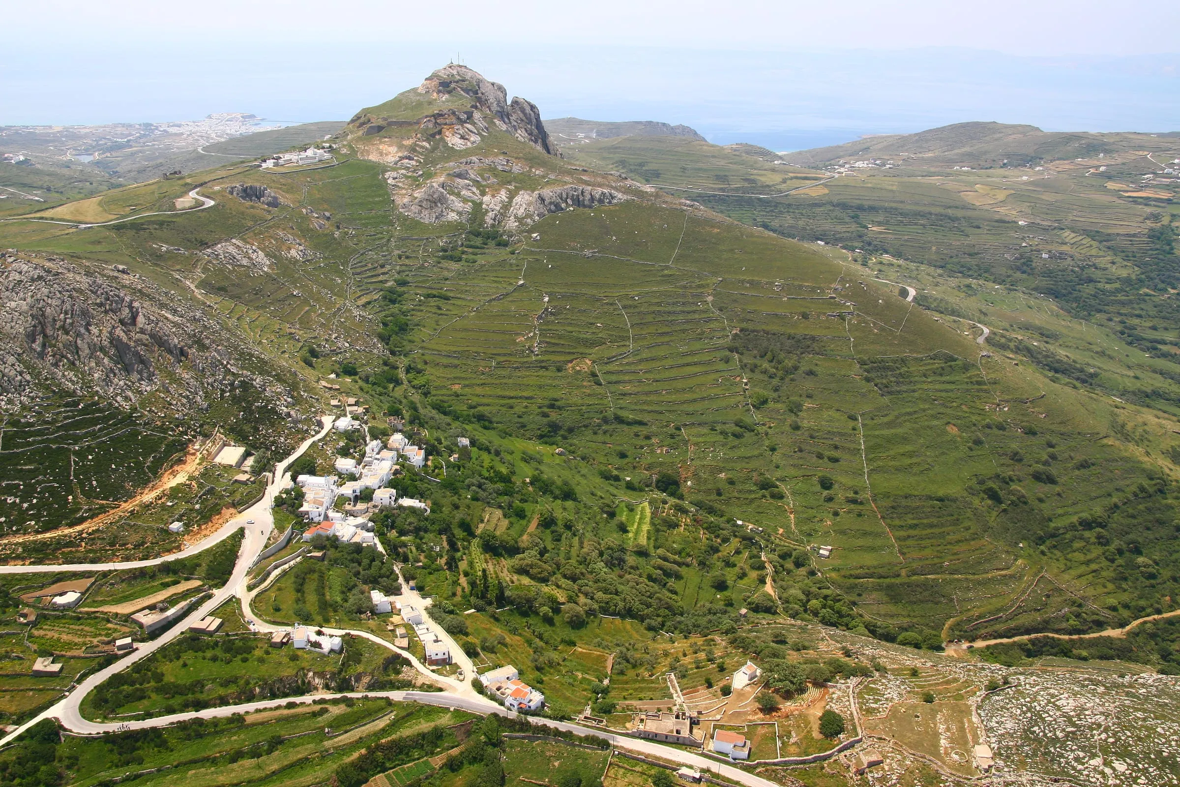 Η κοιλάδα και οι δρόμοι προς τον Κουμάρο